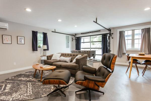 Greenway Garage With Firepit เอเธนส์ ภายนอก รูปภาพ